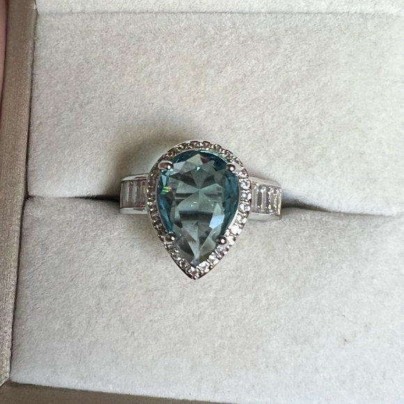 14k gold finish silver ring with London light blue topaz stone - Picture 4 of 9